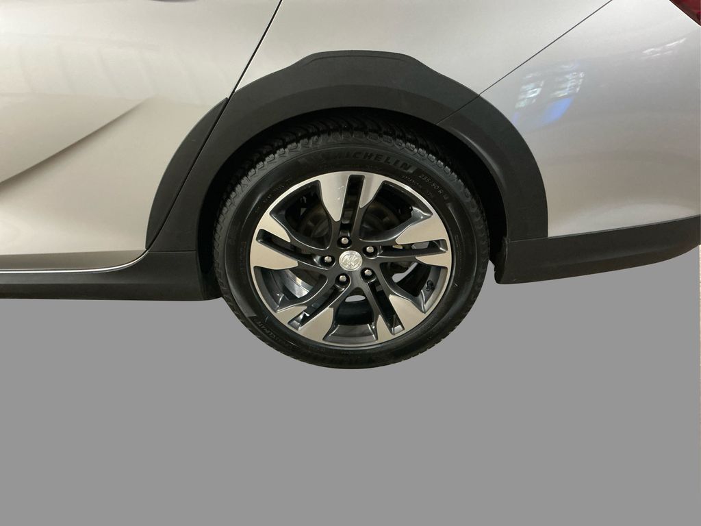 2018 Buick Regal TourX Essence photo 15