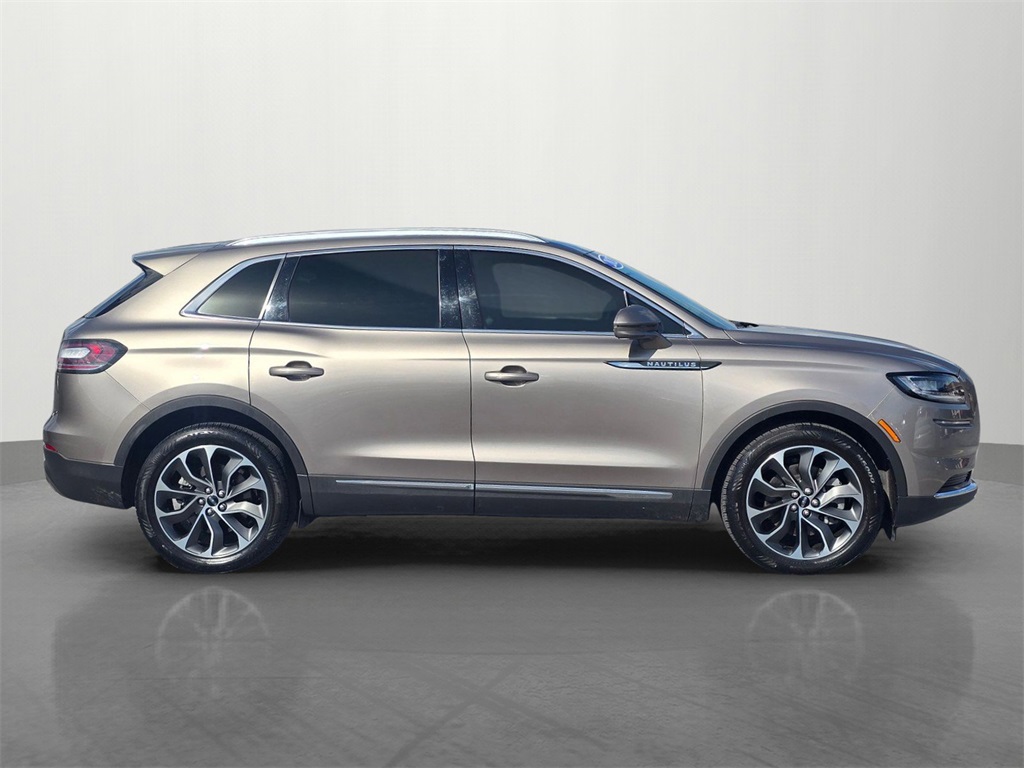 2021 Lincoln Nautilus Reserve photo 4