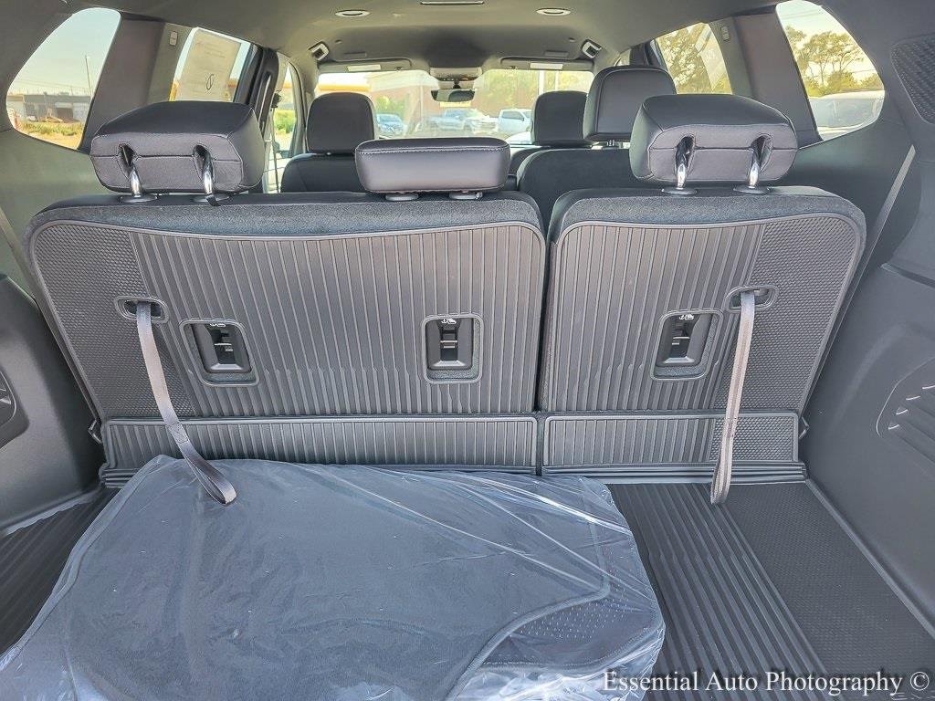 2026 GMC ACADIA - Image 17
