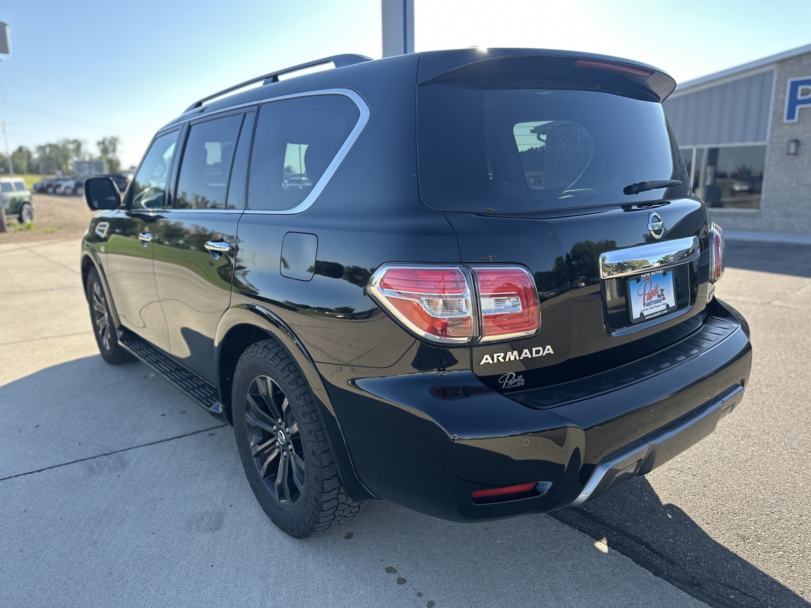 2020 Nissan Armada Platinum photo 3