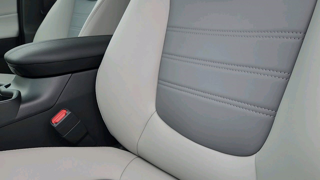 2025 Toyota RAV4 XLE Premium photo 17