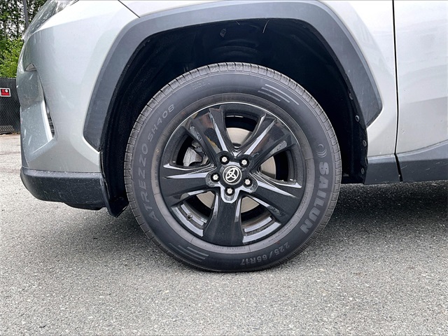 2021 Toyota RAV4 XLE photo 9