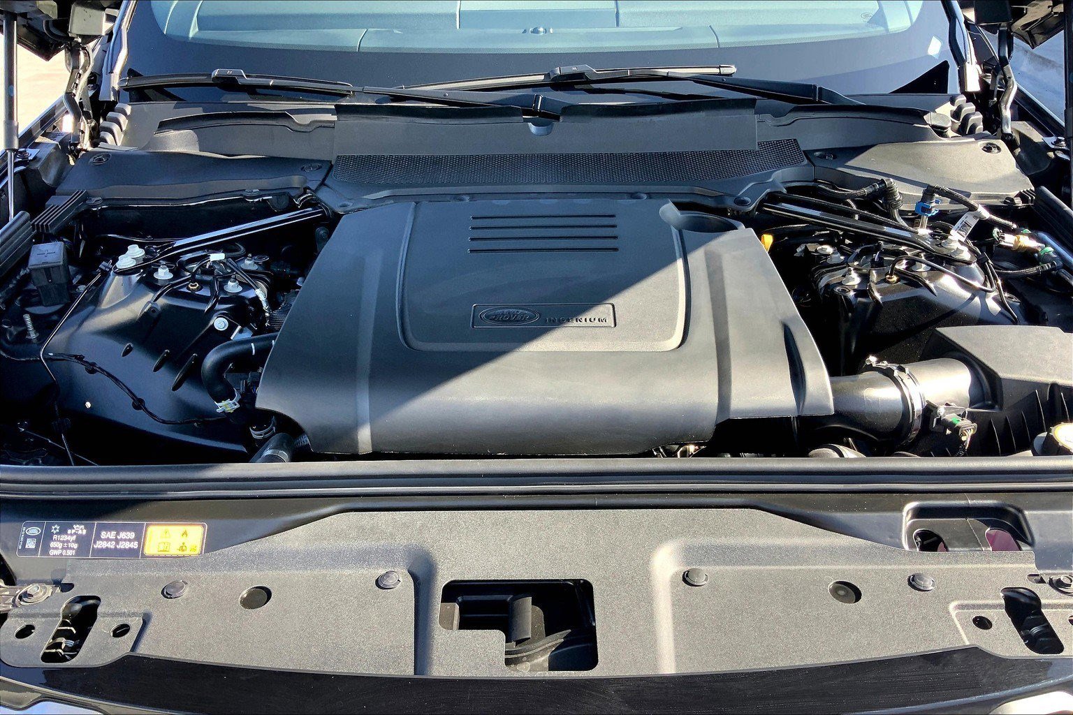 2025 Land Rover Discovery S photo 7