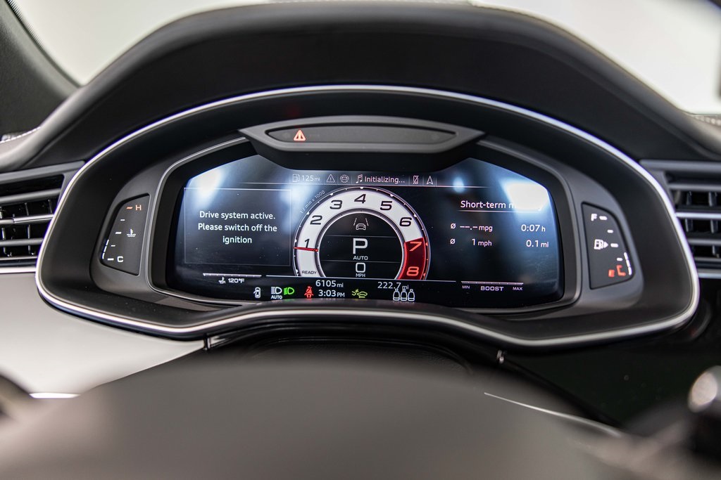 2025 AUDI RS Q8 - Image 24