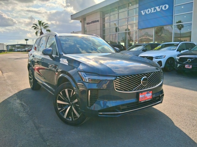 2026 Volvo XC90 Core's photo