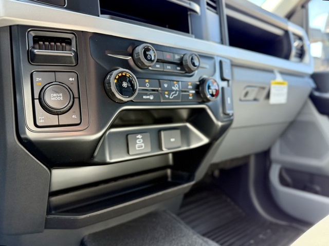 2025 Ford F-350 XL photo 24