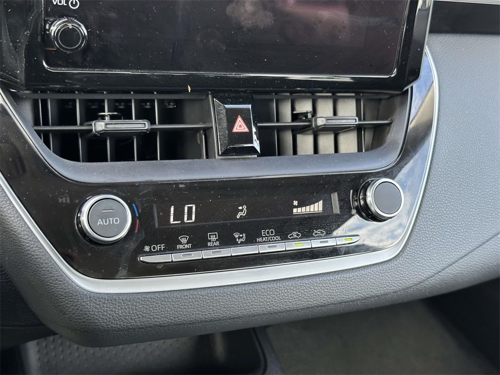 2024 Toyota Corolla LE photo 4