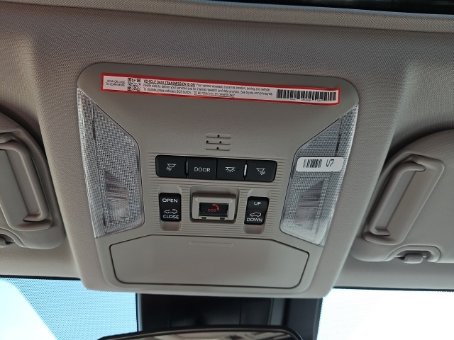2025 Toyota RAV4 Hybrid XLE photo 40