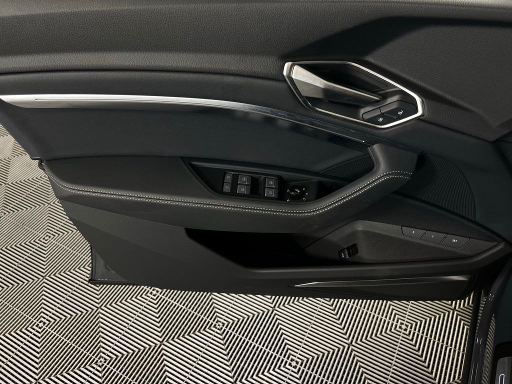 2024 Audi Q8 E-tron Premium Plus photo 23