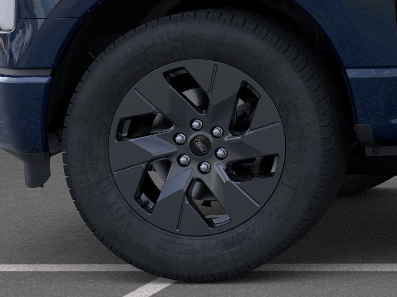 2025 Ford F-150 Lightning photo 17