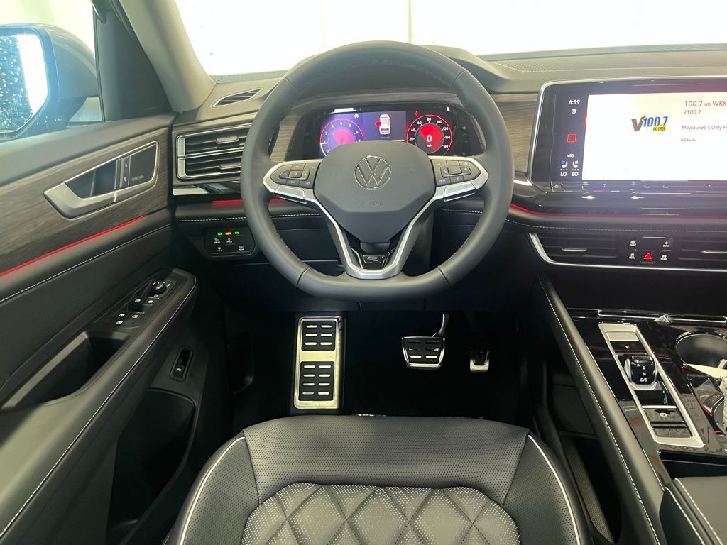 2025 Volkswagen Atlas SEL Premium R-Line photo 17