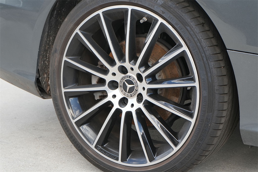 2018 Mercedes Benz C 300 photo 5