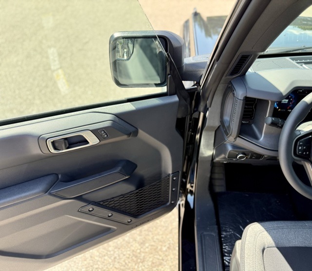 2025 Ford Bronco Base photo 10