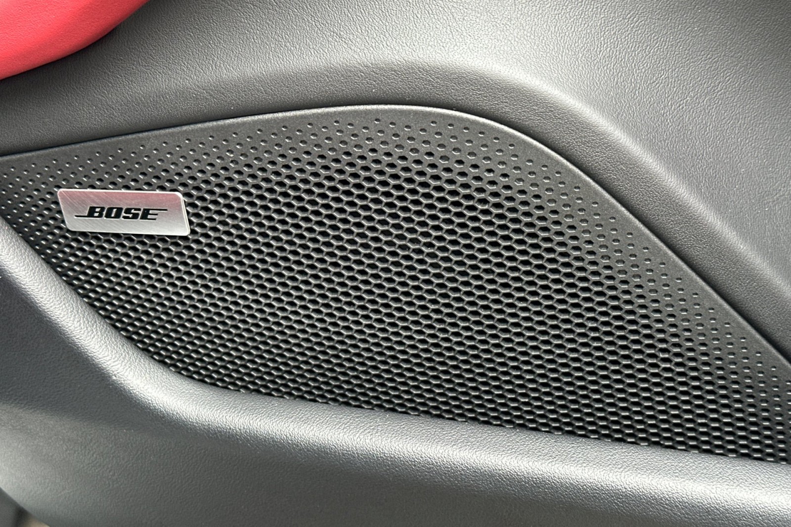 2023 Porsche Taycan photo 22
