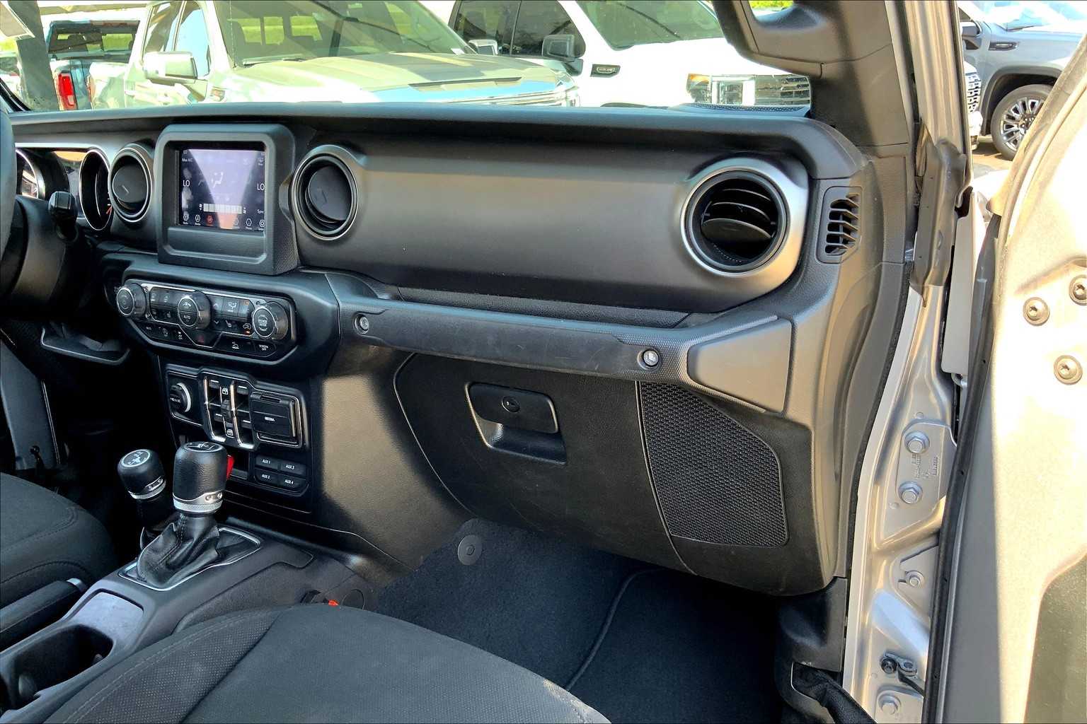 2020 Jeep Gladiator Sport S photo 15