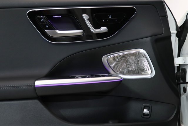 2025 Mercedes Benz C 300 4MATIC photo 2