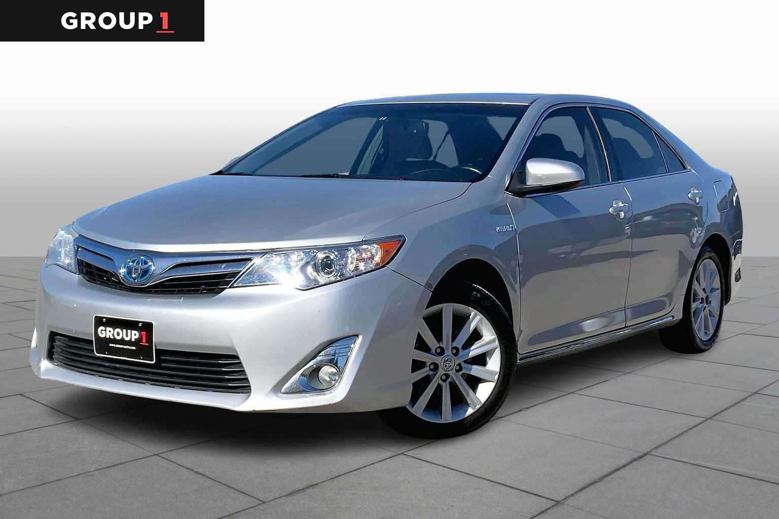 2013 Toyota Camry LE Hybrid's photo