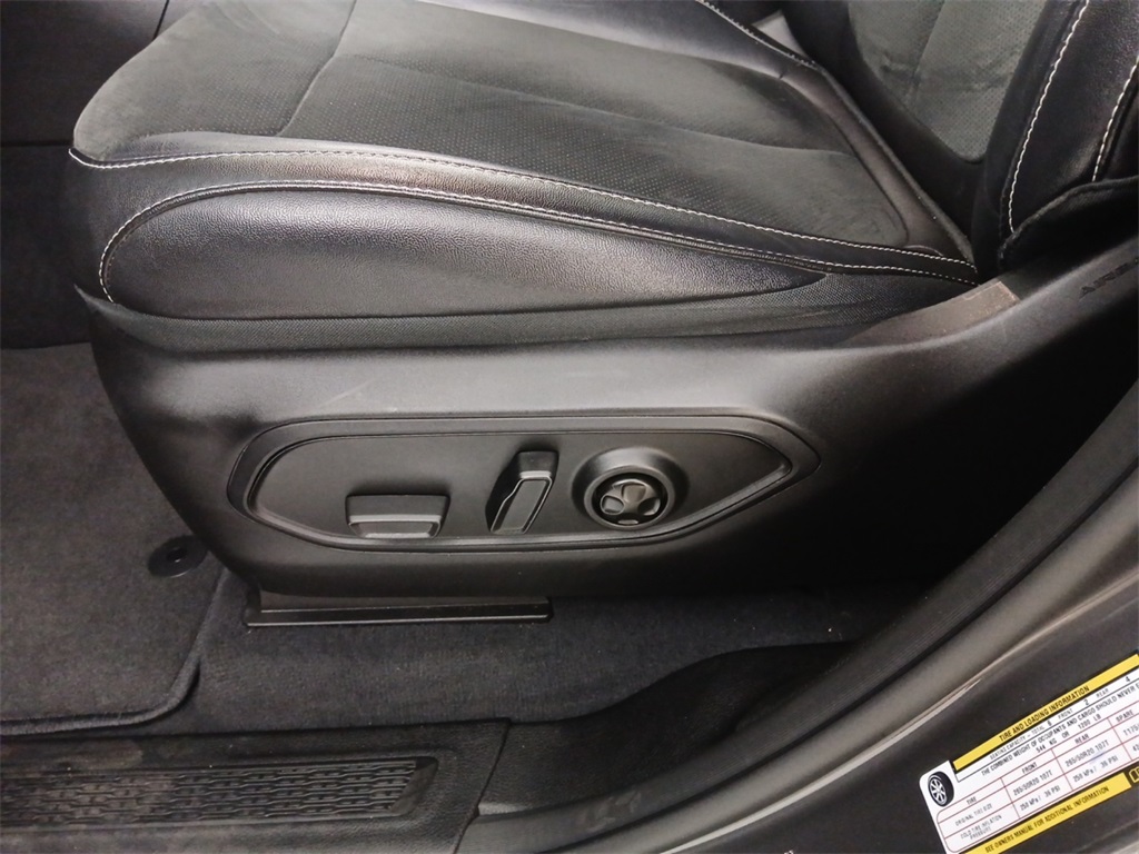 2023 Jeep Grand Cherokee Altitude photo 11