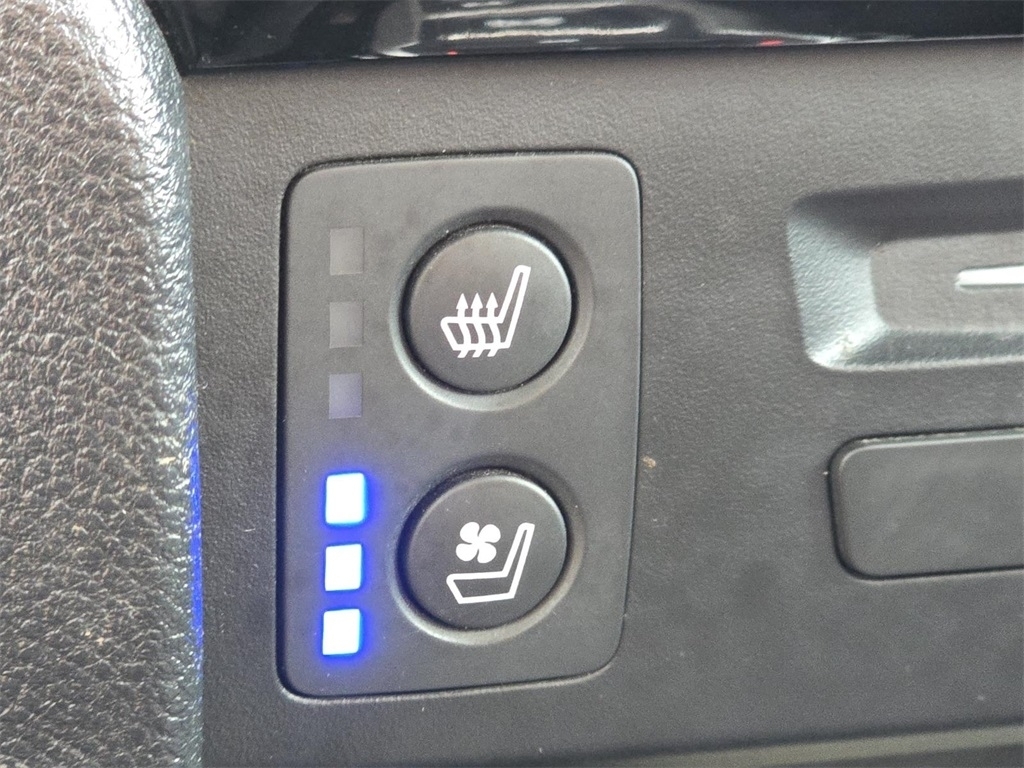 2022 Honda Pilot Black Edition photo 2
