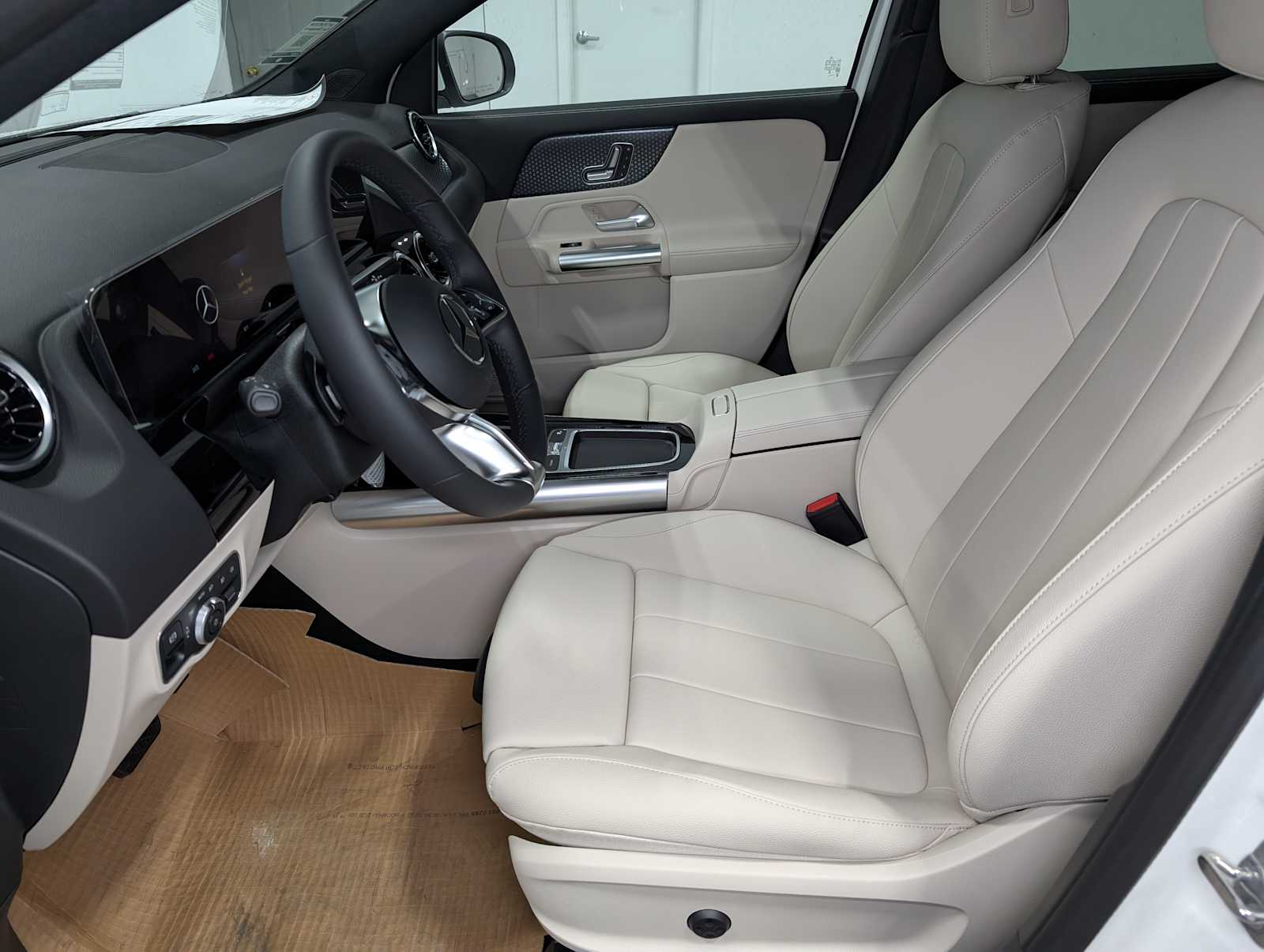 2025 Mercedes Benz GLA 250 4MATIC photo 3