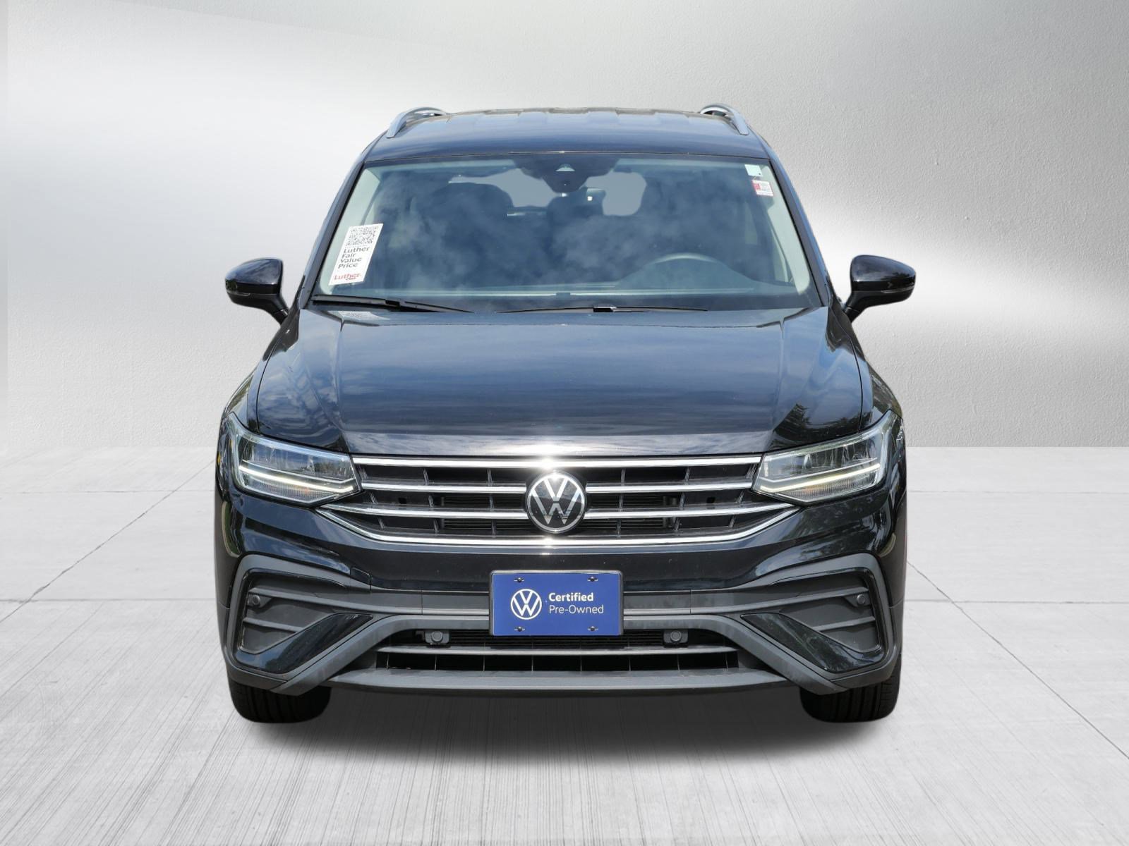 Certified 2024 Volkswagen Tiguan SE with VIN 3VV2B7AX2RM122037 for sale in Burnsville, Minnesota