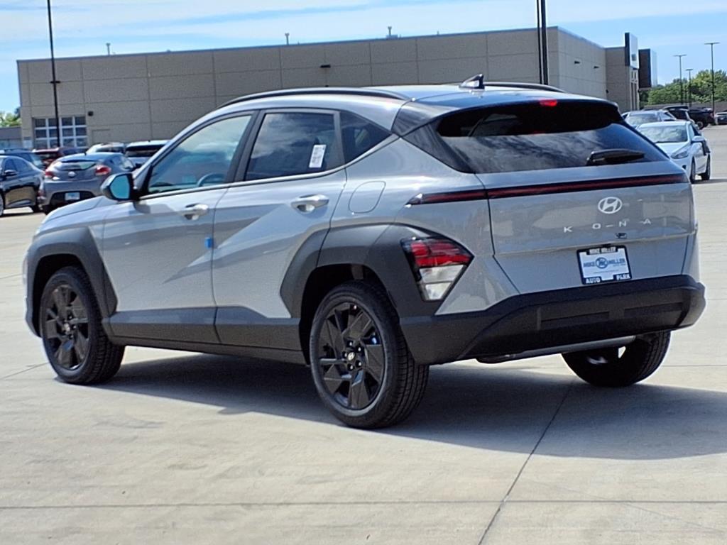 2026 Hyundai Kona SEL photo 3