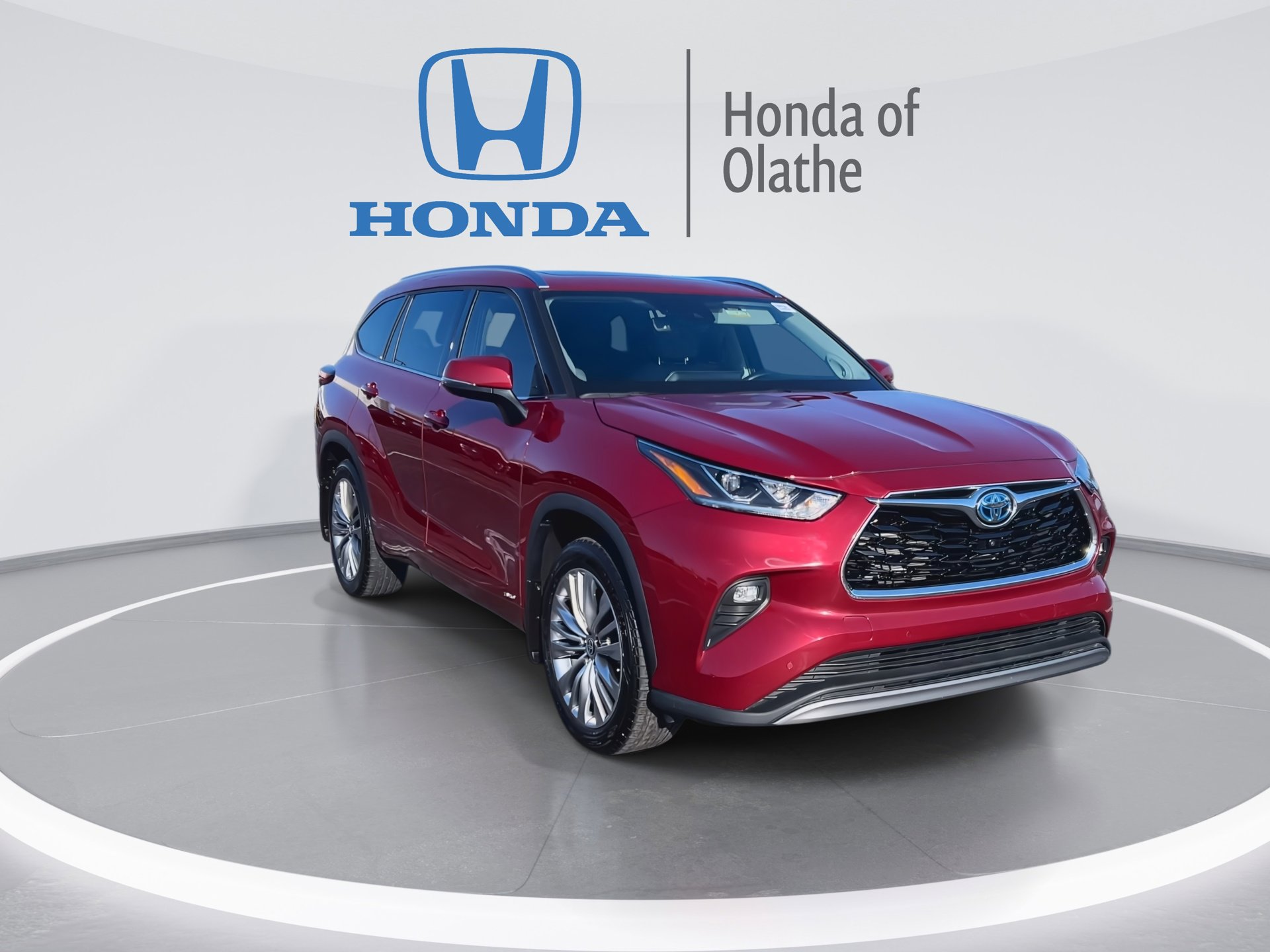 Used 2022 Toyota Highlander Platinum with VIN 5TDEBRCH7NS094047 for sale in Kansas City