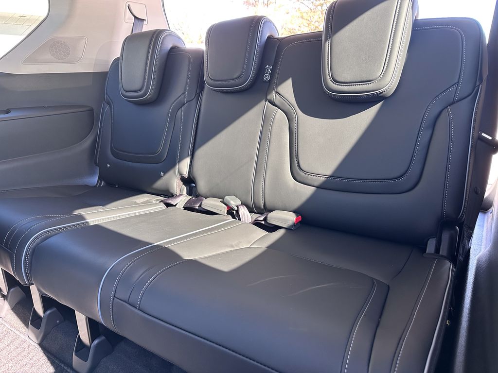 2025 Infiniti QX80 Luxe photo 30
