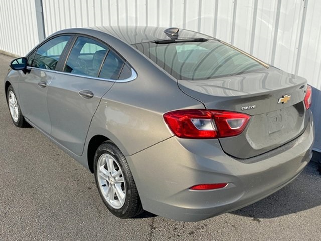 2018 Chevrolet Cruze LT photo 4