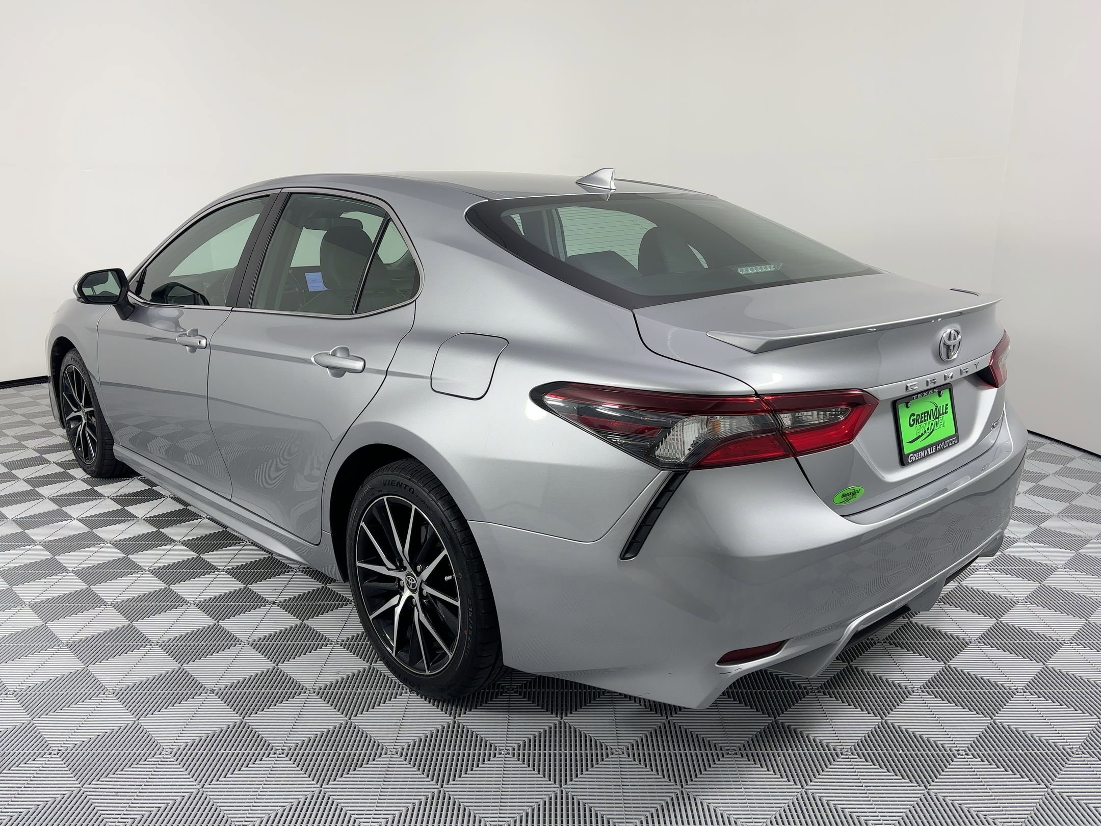 2024 Toyota Camry SE photo 2