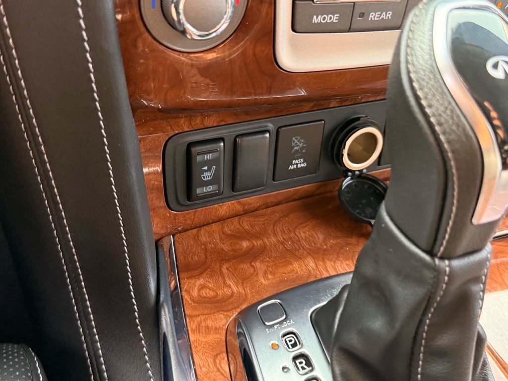 2019 Infiniti QX80 Luxe photo 18