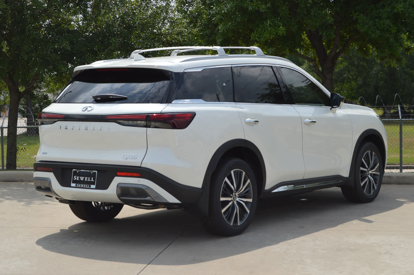 2025 Infiniti QX60 Sensory photo 3