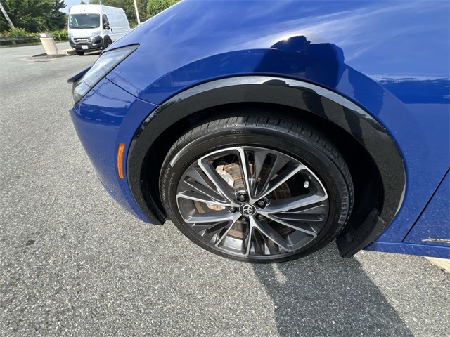 2024 Toyota Prius XLE photo 2