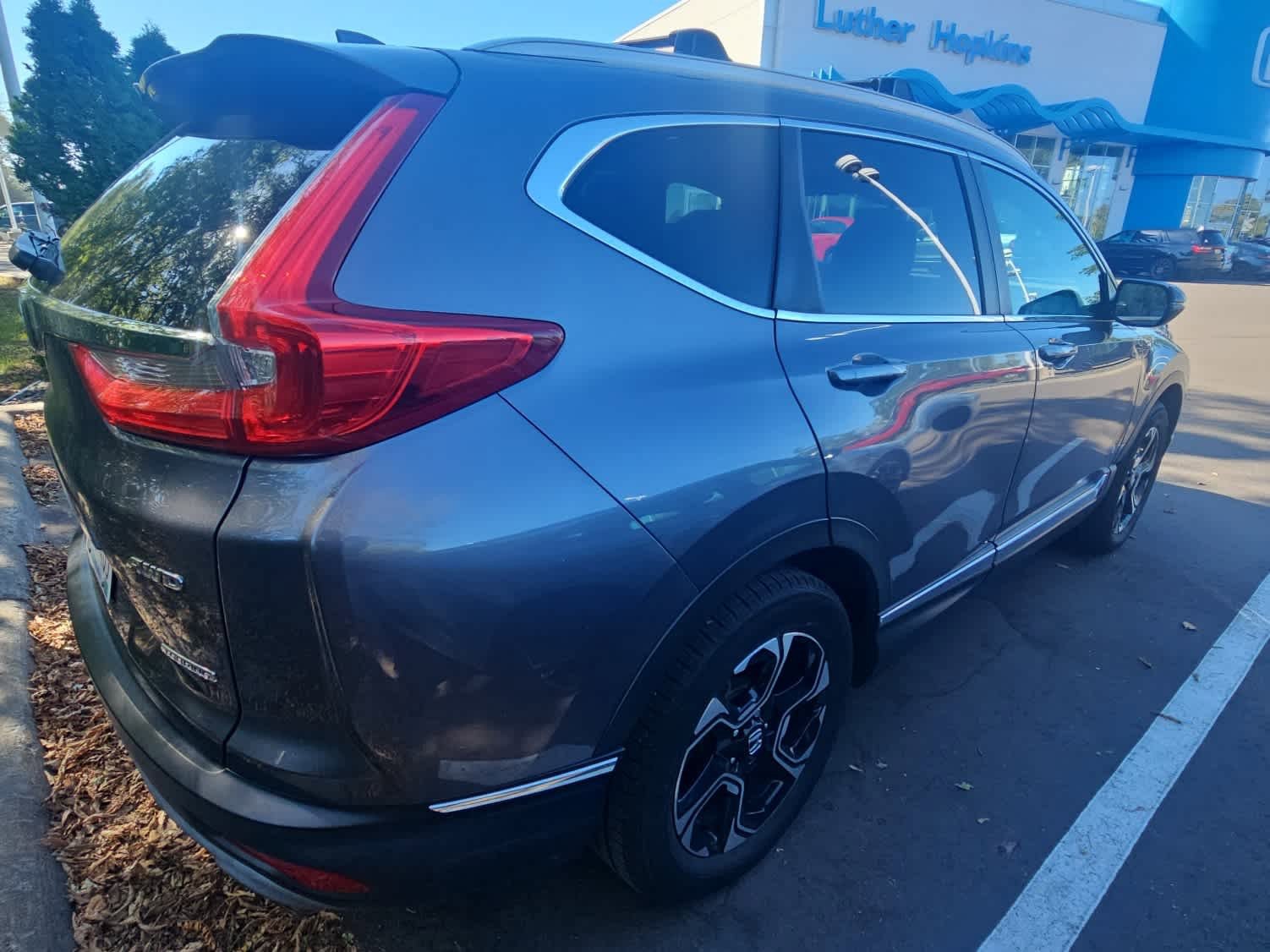 2018 Honda CR-V Touring photo 3