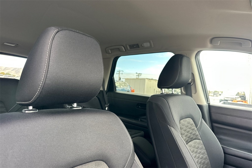2024 Nissan Pathfinder SV photo 20