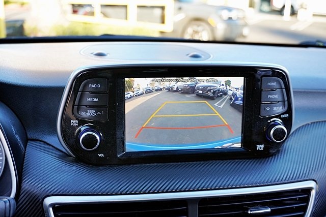 Used 2020 Blue Hyundai SE image 25