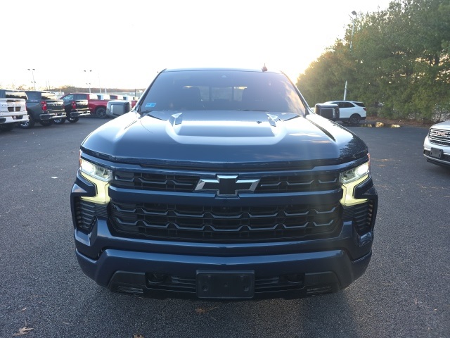 2022 Chevrolet Silverado 1500 RST photo 2