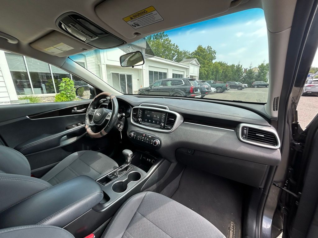 2019 Kia Sorento LX photo 23