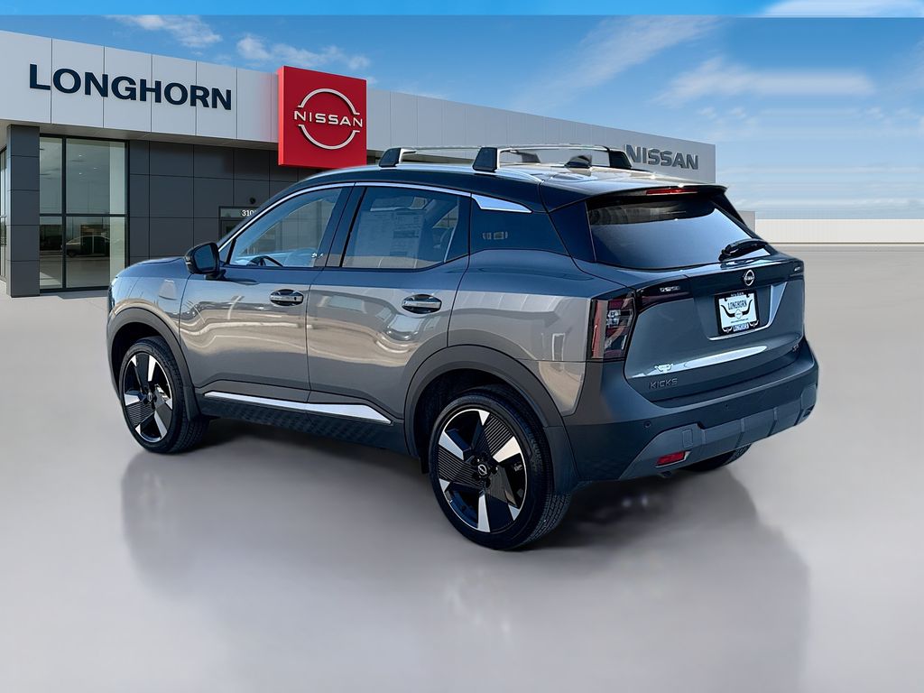 2026 Nissan Kicks SR photo 4
