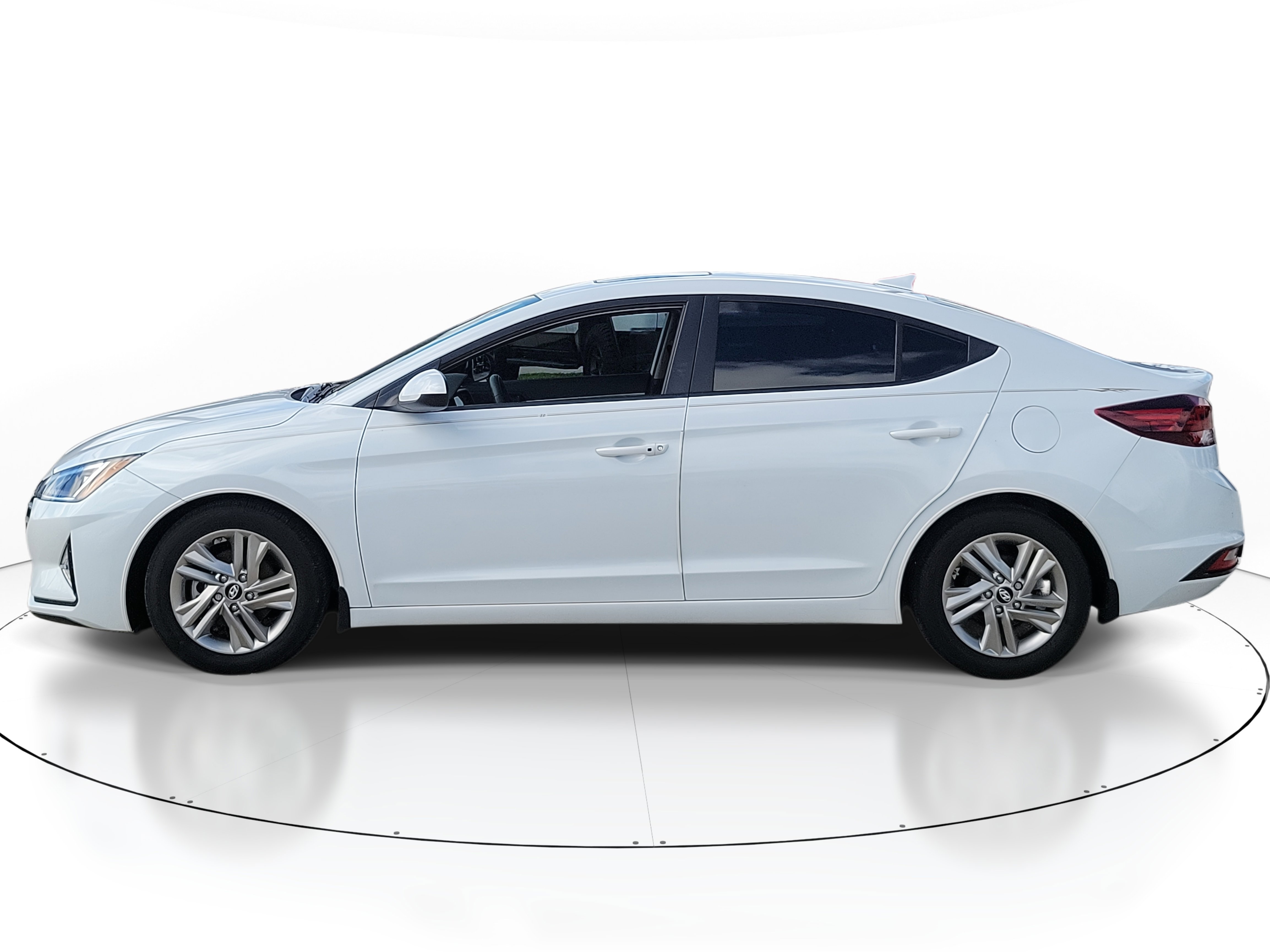 2019 Hyundai Elantra Value Edition photo 3