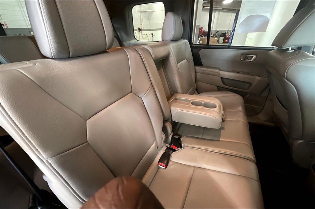 2013 Honda Pilot Touring photo 25