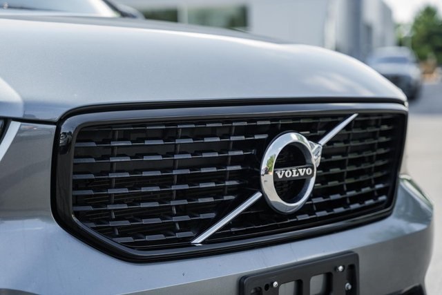 2019 Volvo XC40 R-Design photo 7