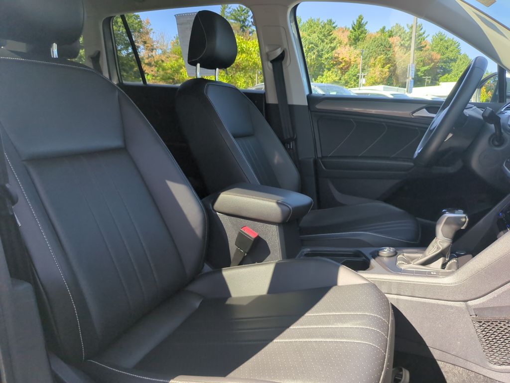 2022 Volkswagen Tiguan SE photo 17