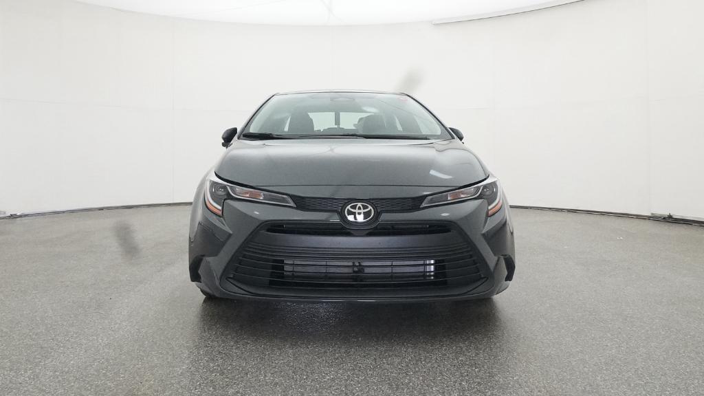2025 Toyota Corolla LE photo 3