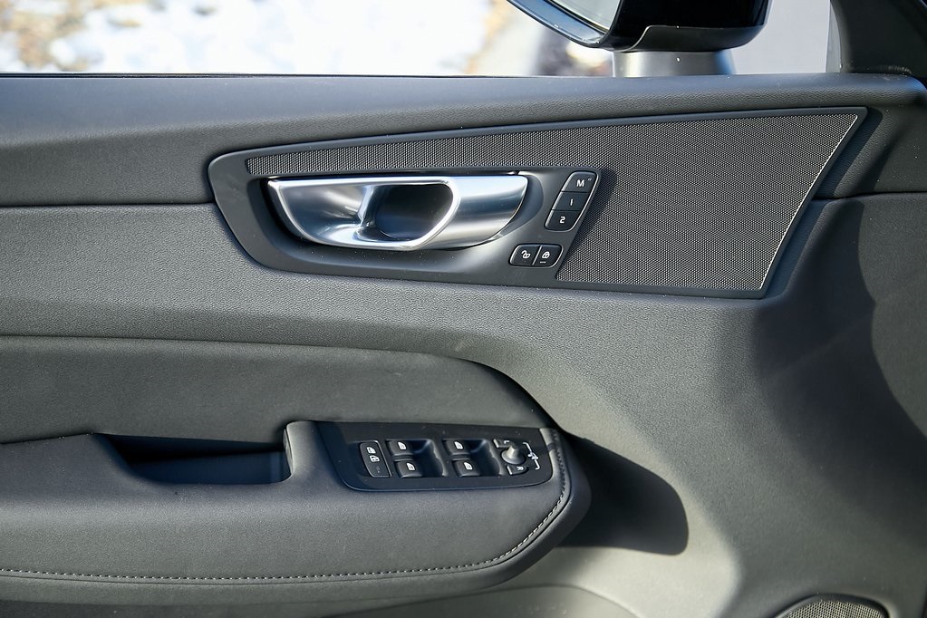 2026 VOLVO XC60 - Image 11