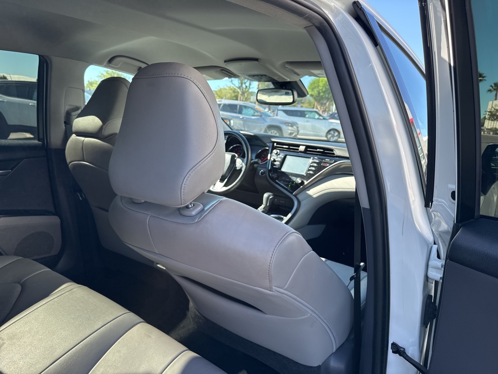 2018 Toyota Camry XSE photo 22