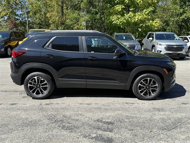 2026 Chevrolet Trailblazer LT photo 3