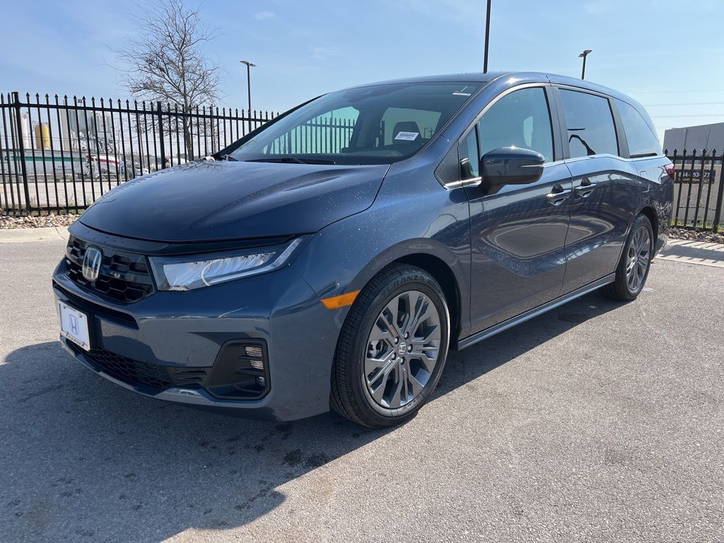 2026 Honda Odyssey Touring's photo