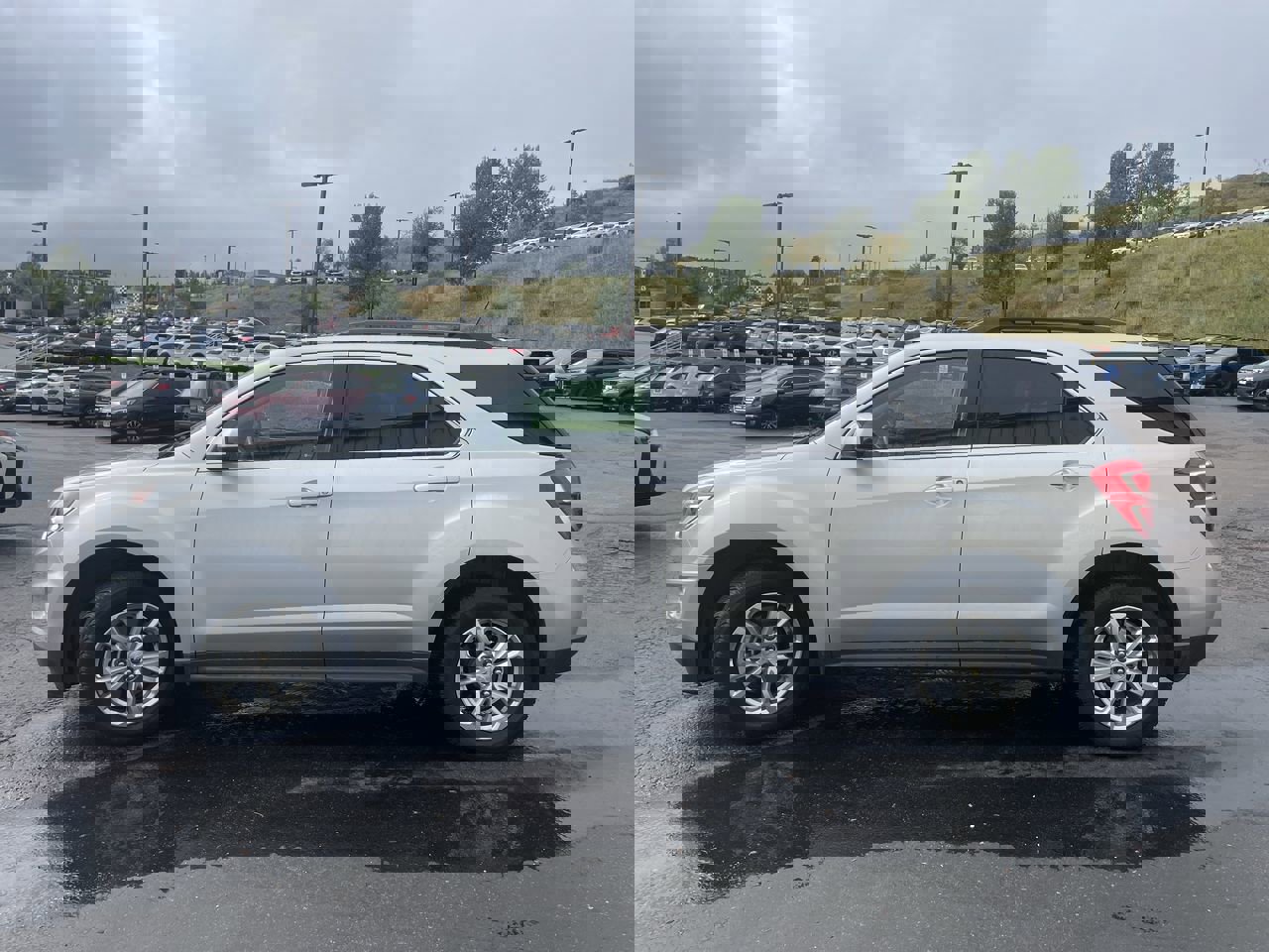 2017 Chevrolet Equinox LT photo 3