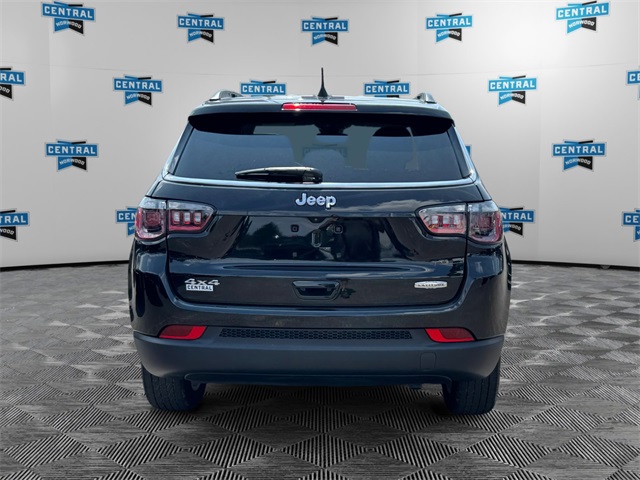 2022 Jeep Compass Latitude photo 4